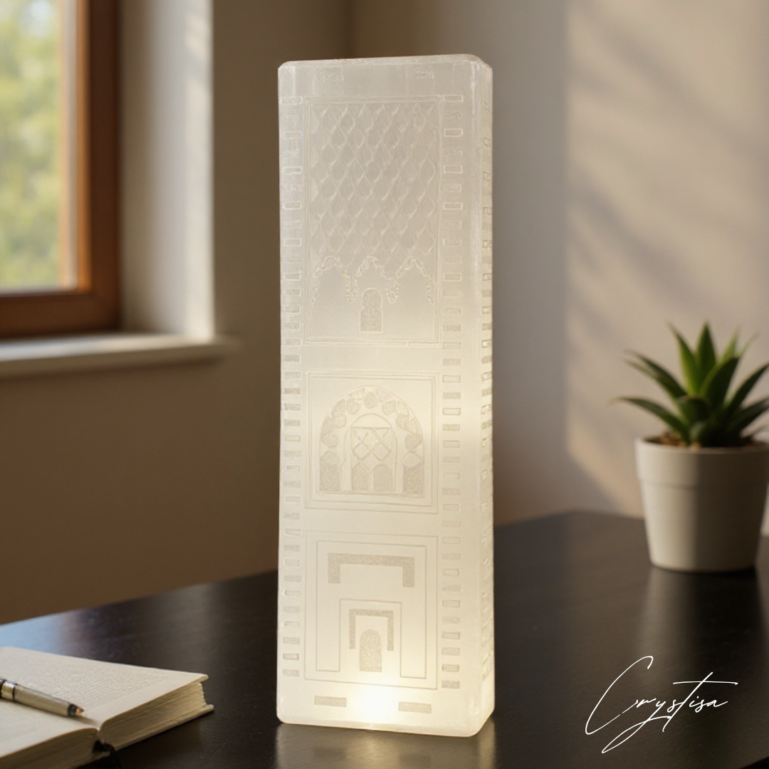 Lampe en Sélénite : Design Unique Inspiré de la Tour Hassan
